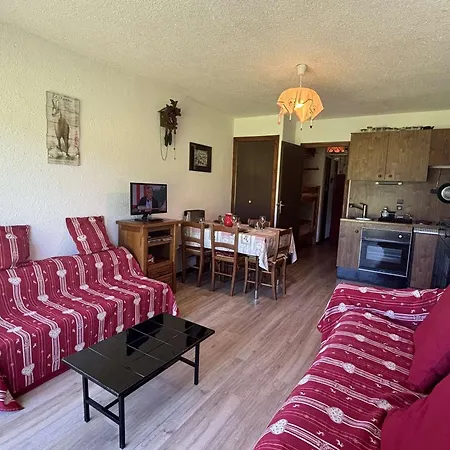 Au Pied Des Pistes A Notre-dame-de-bellecombe, 4 Pers, Tennis Et Piscine L'ete - Fr-1-595-94