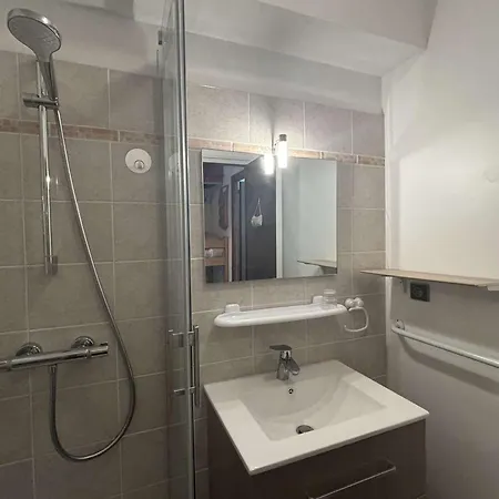 Au Pied Des Pistes A Notre-dame-de-bellecombe, 4 Pers, Tennis Et Piscine L'ete - Fr-1-595-94 Apartment